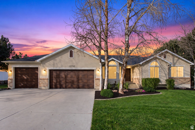 13702 S Hackamore Dr — photo