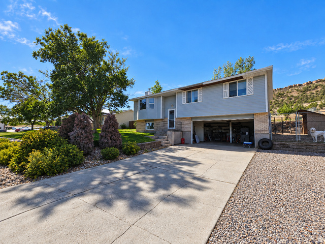 4689 W Hillside Dr — photo