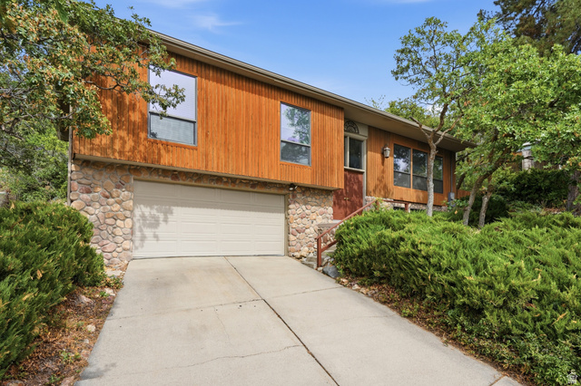 8705 S Kings Hill Dr — photo