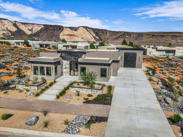 5414 Johnson Arch — photo