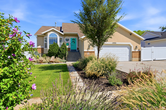 13935 S Lookout Peak Dr — photo