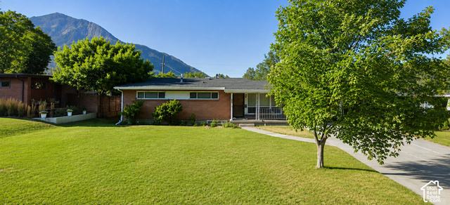 3242 E Bon View Dr — photo