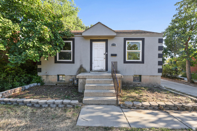 1774 E Ramona Ave — photo