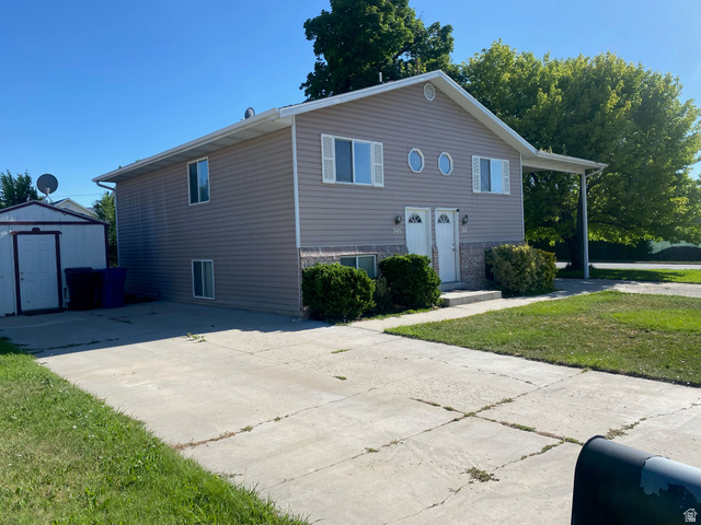 395 W 400 N — photo