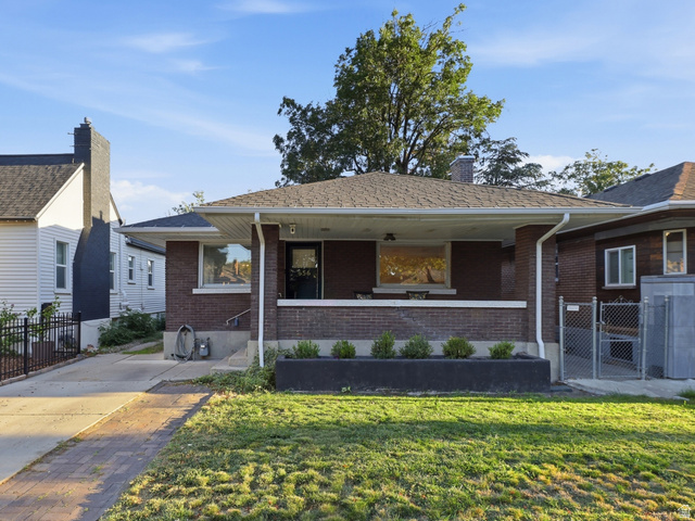 656 E Bryan Ave — photo