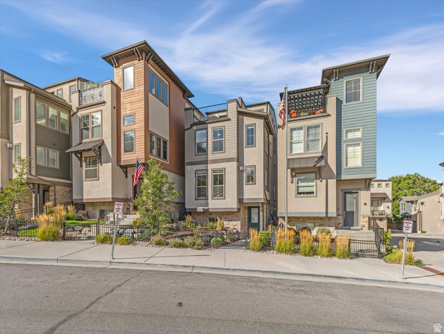 7392 S Canyon Centre Pkwy #2 — photo