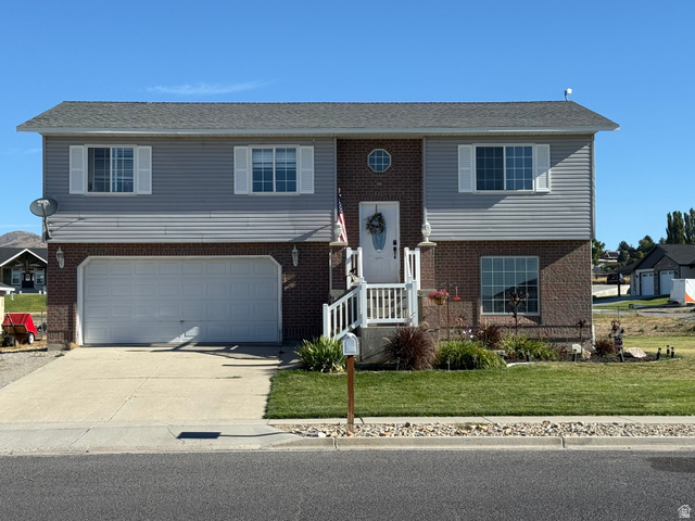 715 S Hillcrest Loop — photo