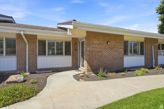 885 E Three Fountains Dr #214 — photo