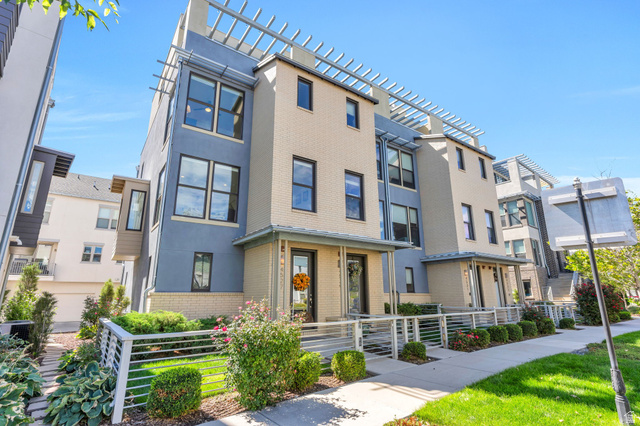 4527 W Daybreak Rim Way — photo