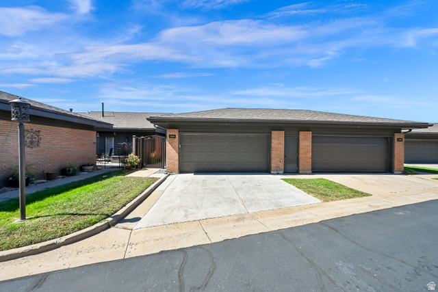 2314 S Ridgewood Way — photo
