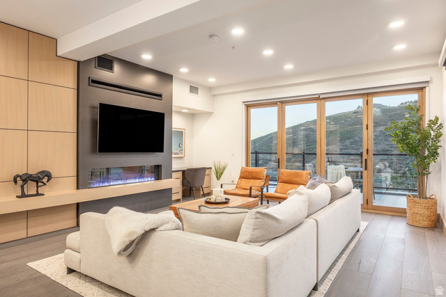 1271 Lowell Ave #D203 — photo