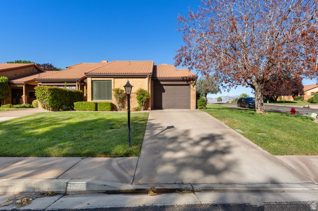 637 N Ridge View Dr — photo