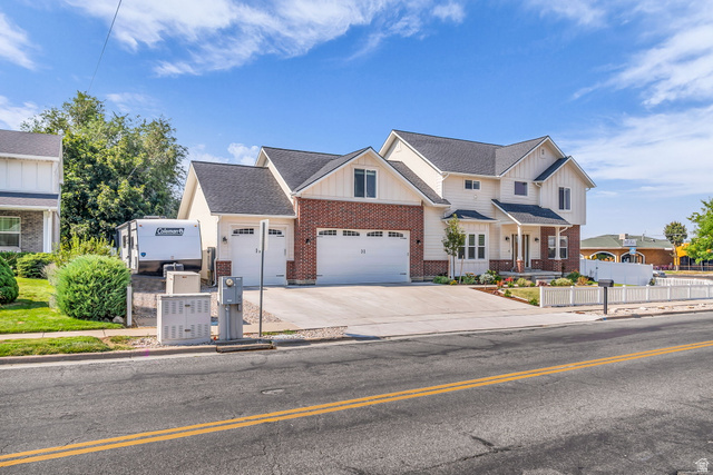 410 E Pages Ln — photo