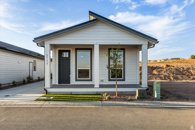 2752 W Crest View Ln — photo