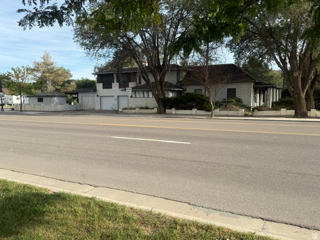 276 E Main St — photo