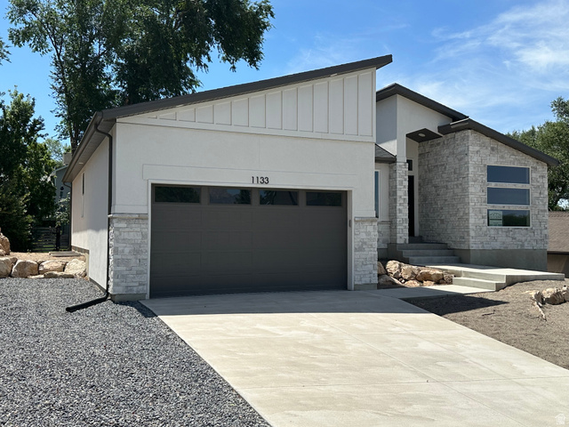 1133 E Benchview Dr — photo