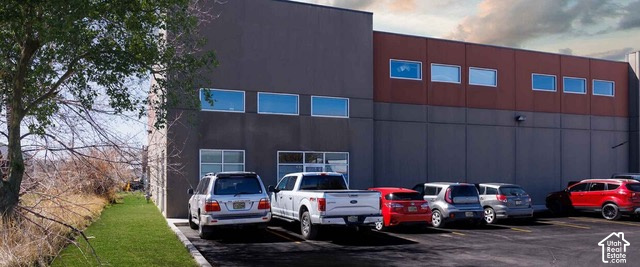 383 N 700 W — photo