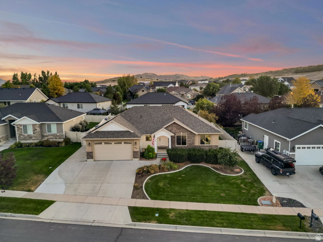 1321 W Trailside Dr — photo