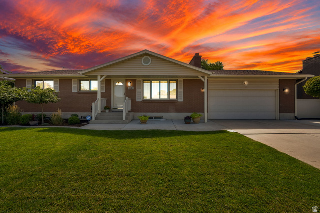 3357 W Blue Haven Dr — photo