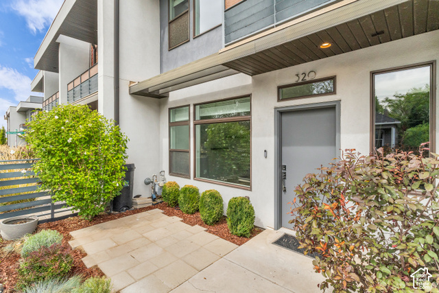 320 W Reed Ave — photo