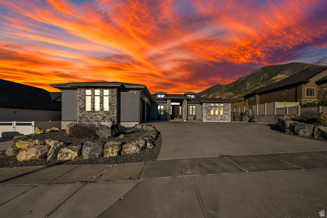 365 S Canyon Overlook Dr — photo