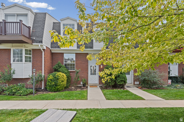 668 E Williamsburg Cir — photo