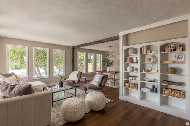 1041 E Lamplighter Dr — photo
