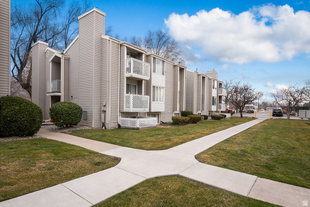 875 E Arrowhead Ln ##47 — photo