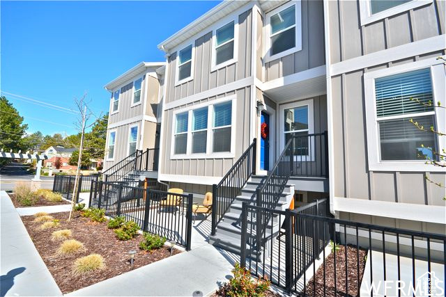 1285 W Winchester St #22 — photo