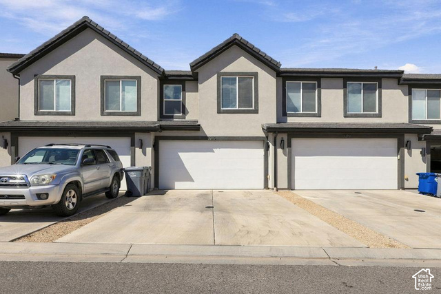 3315 E Elkhorn Ln — photo
