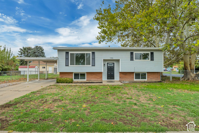 1346 Marilyn Dr — photo