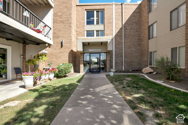 290 N 500 W #211 — photo