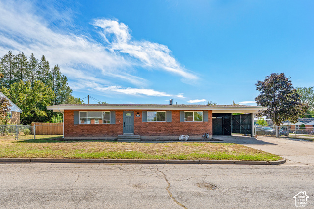 857 Goddard St — photo