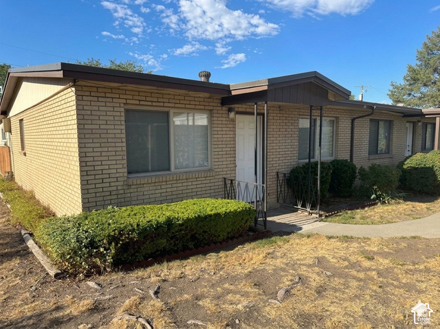 3512 W Ridge Dr — photo