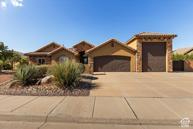 2644 S Wilson Dr — photo