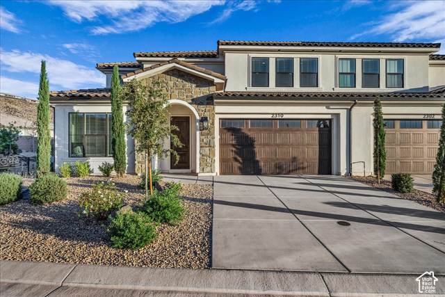 2310 E Arena Roja Dr — photo