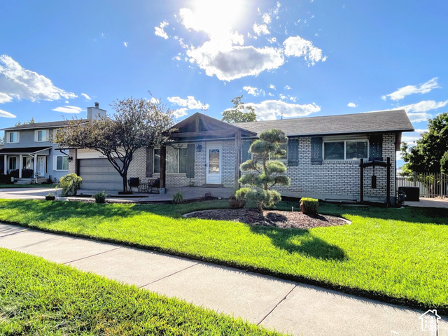 10564 S Weeping Willow Dr — photo