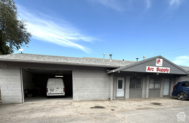 4869 S Commerce Dr #B-1 — photo