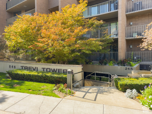 245 N Vine St ##205 — photo