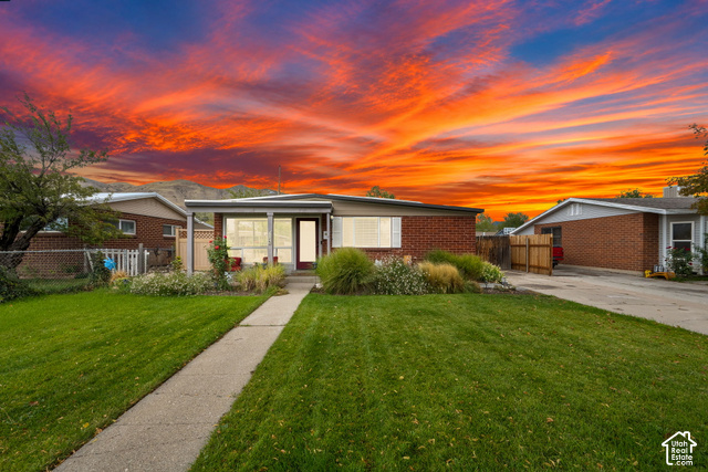1126 N Victoria Way — photo