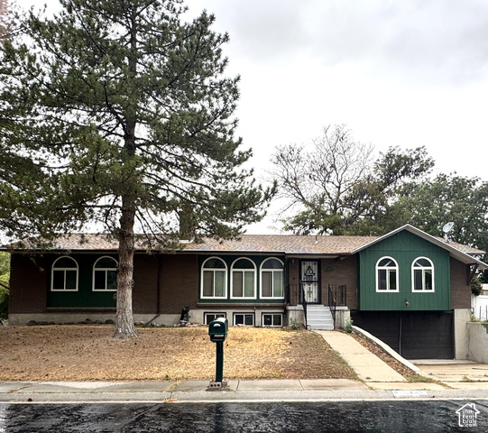 449 Country Club Dr — photo