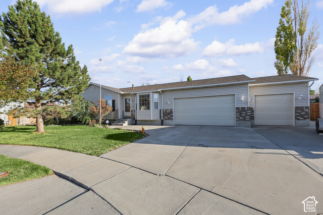 69 W Middle Cir — photo