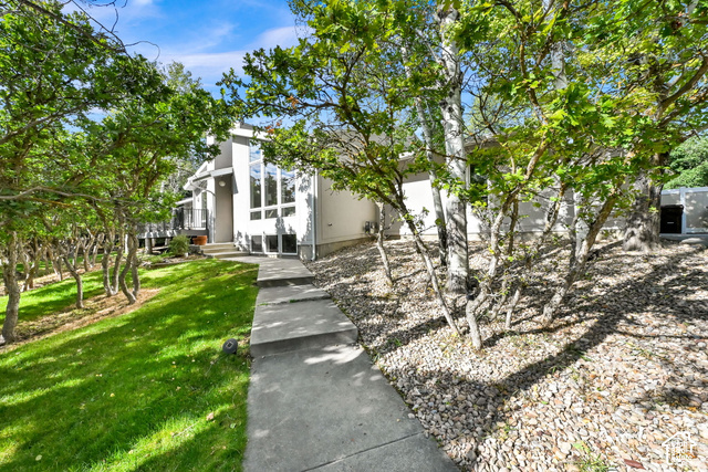 366 S Scenic Dr — photo