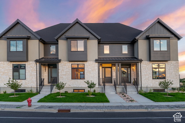 1642 E Center Pointe Dr — photo