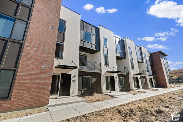 596 E Savvy CV #41 — photo