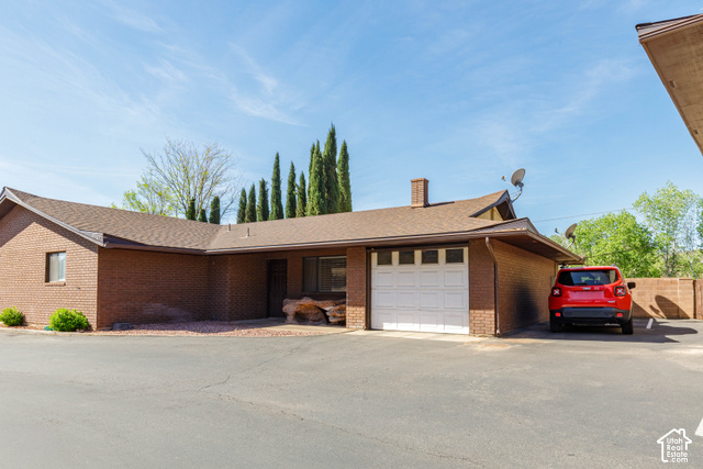 3707 Gates Cir — photo