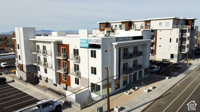 2085 N Main St #101 — photo