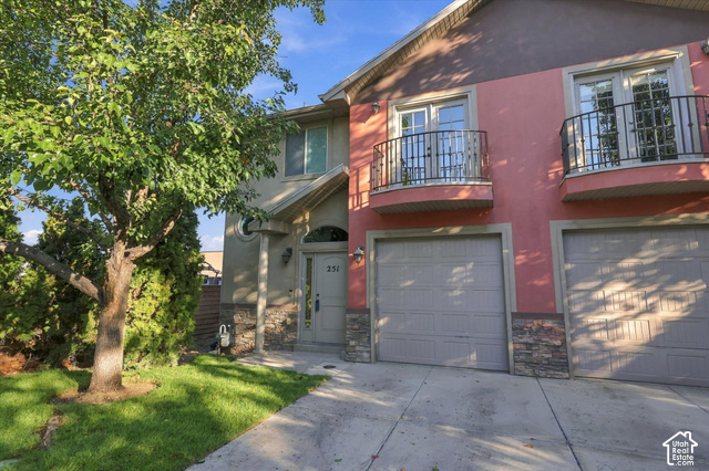 251 E Ailee Ln — photo