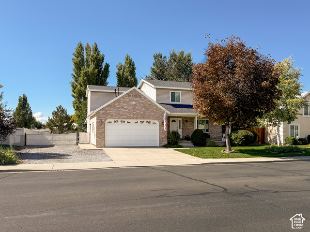 52 S 2370 W — photo