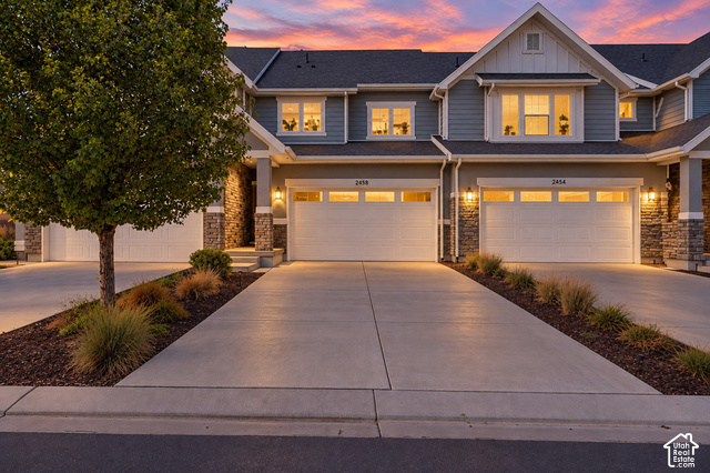 2458 W Townhouse Dr — photo